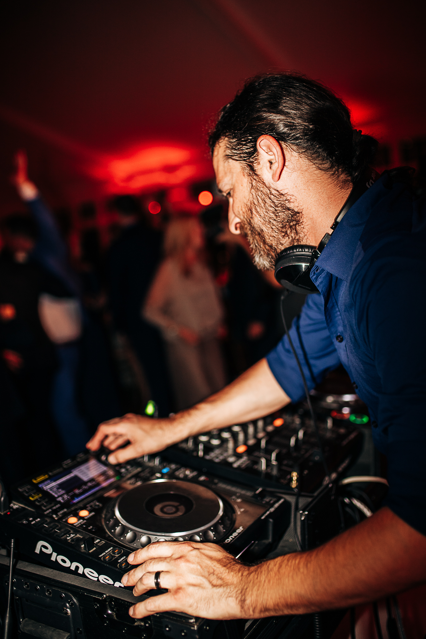 Birkby House Leesburg Virginia Wedding DJ Maskell on the turntables, photo by A Natural Portrayal Photography